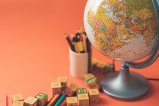 Multilingual schools and classroom translation